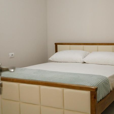 Logli Apartments Gjirokaster Luaran gambar