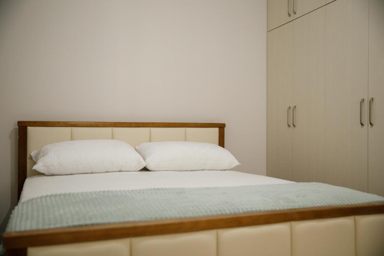 Logli Apartments Gjirokaster Luaran gambar