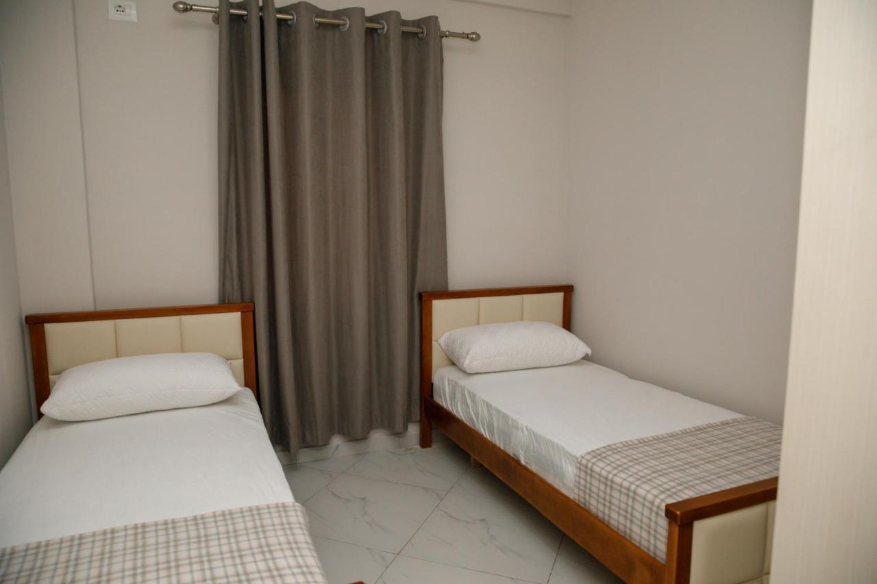 Logli Apartments Gjirokaster Luaran gambar