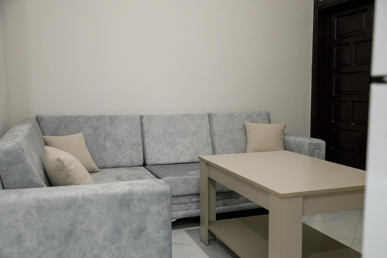 Logli Apartments Gjirokaster Luaran gambar