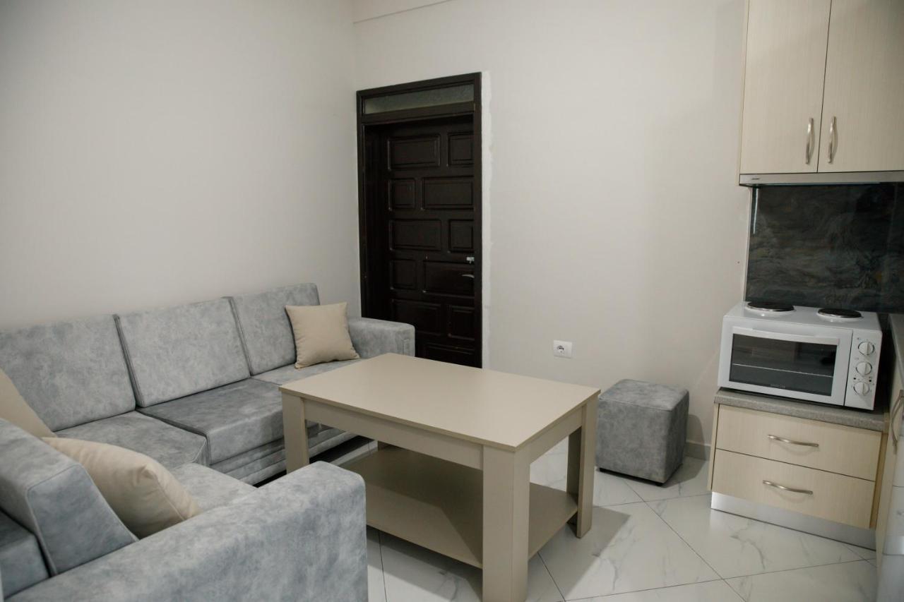 Logli Apartments Gjirokaster Luaran gambar